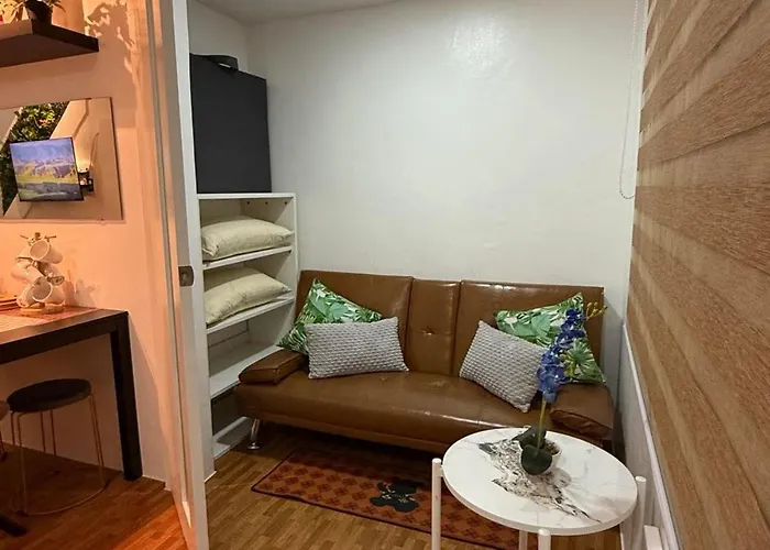 Trendy 3br Loft Along Edsa Apartment *